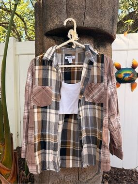 RSQ Women’s Multi-Tone Brown Plaid Flannel Shirt